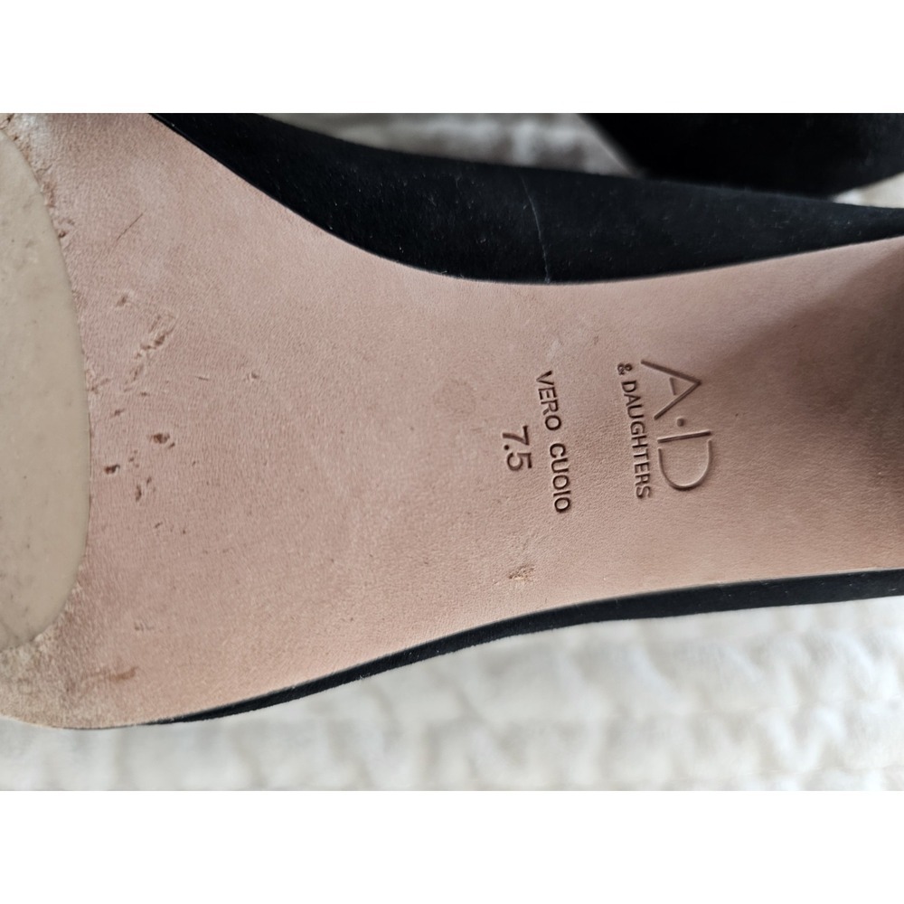 AD & Daughters Luxe Suede Black Pumps with Block Heels. Size 7.5. - Picture 6 of 6